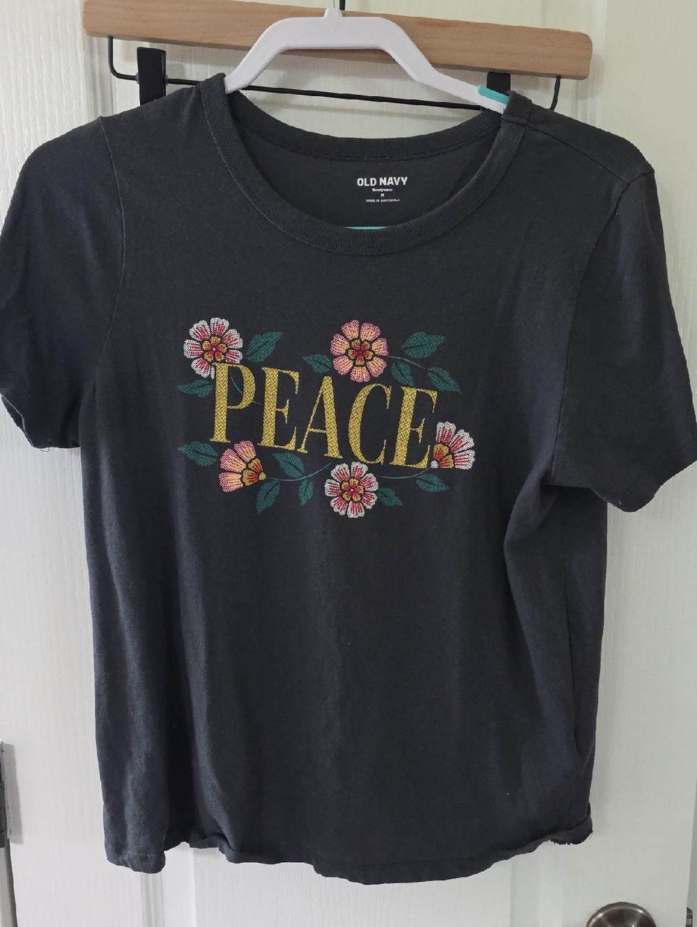 Old Navy Graphic Tee Size Medium